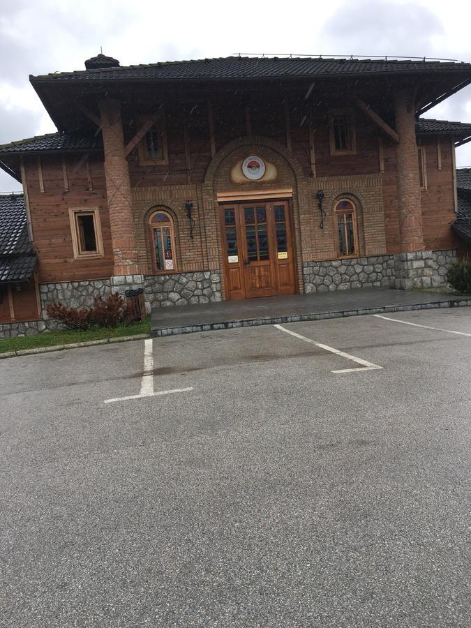 Villa Nacionalna Kuca Bajo Mackat Exterior foto
